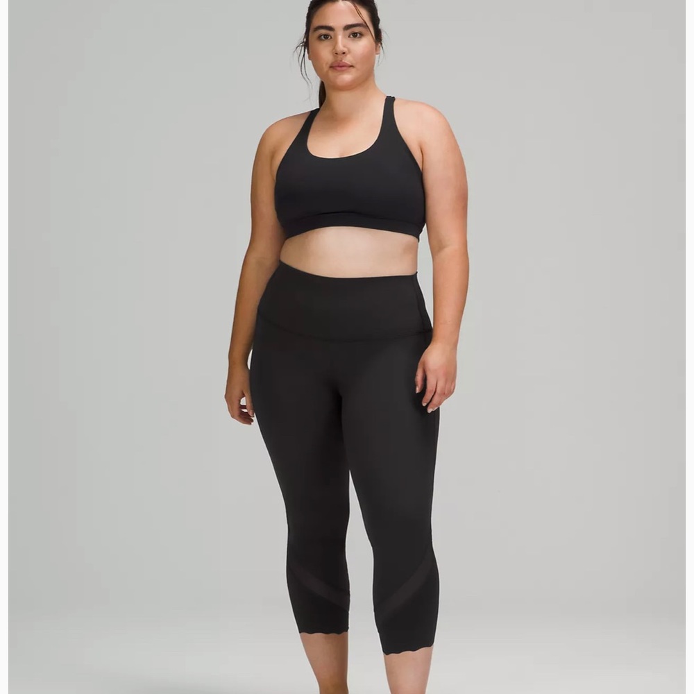 Lululemon wunder under scalloped hem leggings in black, size 4